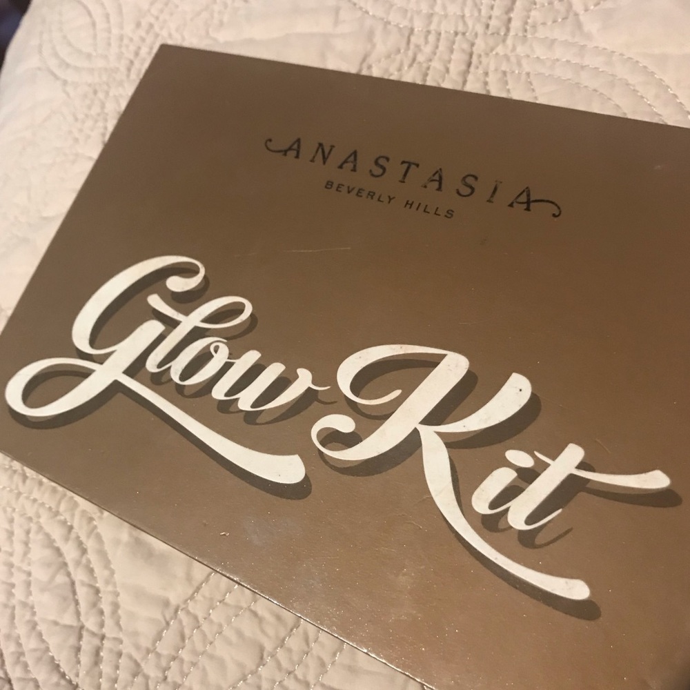 Anastasia Beverly Hills Ultimate Glow Kit